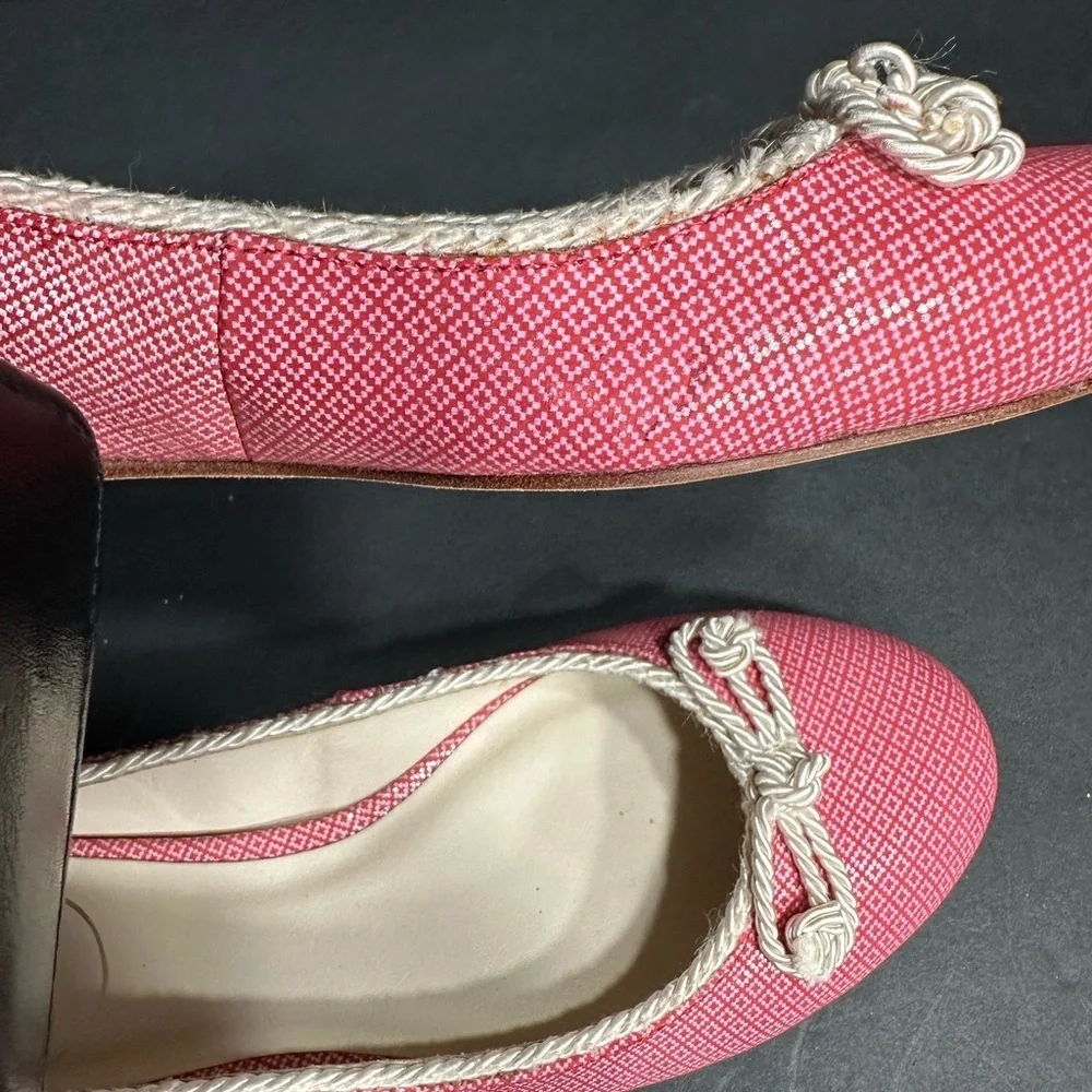Jack Rogers Women's Pink Ballet Flats size 6 pre owned Exellent condition.